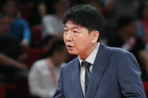 邱彪：每個(gè)隊(duì)員都有感冒 很感動(dòng) 是他們的付出換來這場(chǎng)勝利