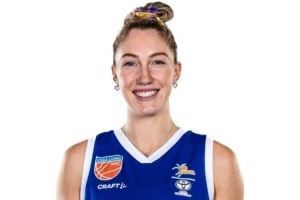 新疆女籃官方：澳大利亞籍沖擊型小前鋒泰拉·西蒙斯正式加盟球隊(duì)